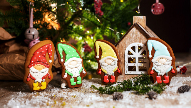 Обои картинки фото праздничные, фигурки, гномы, пряники