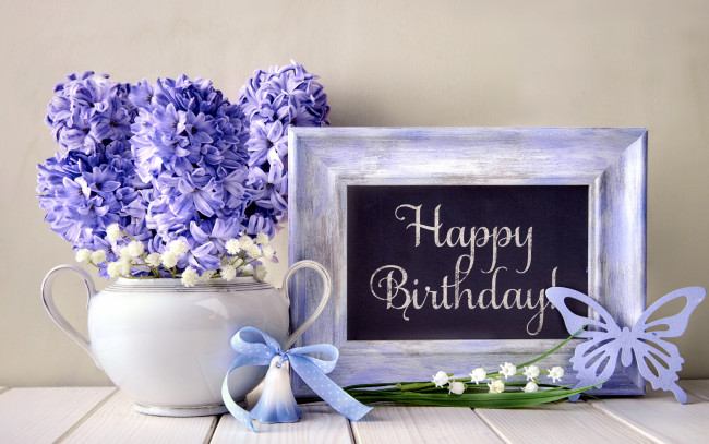 Обои картинки фото праздничные, день рождения, надпись, поздравление, бабочки, гиацинты