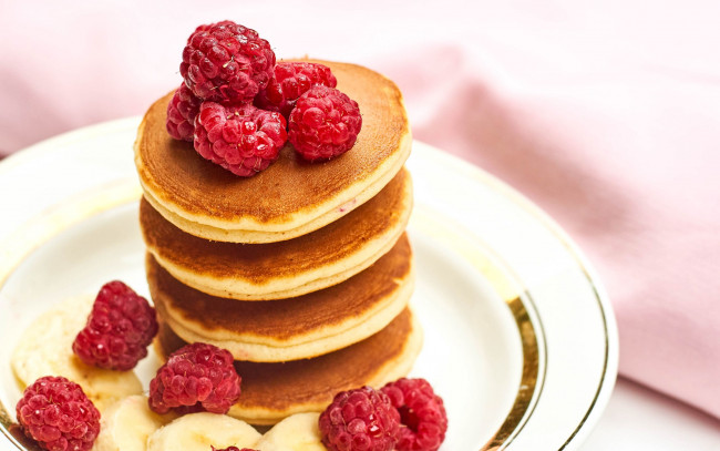 Обои картинки фото еда, блины,  оладьи, малина, оладьи, ягоды