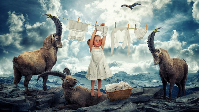 Обои картинки фото юмор и приколы, девочка, белье, море, козлы