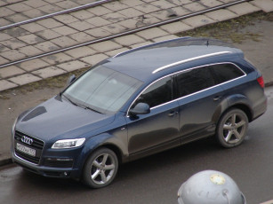 Картинка автомобили выставки уличные фото