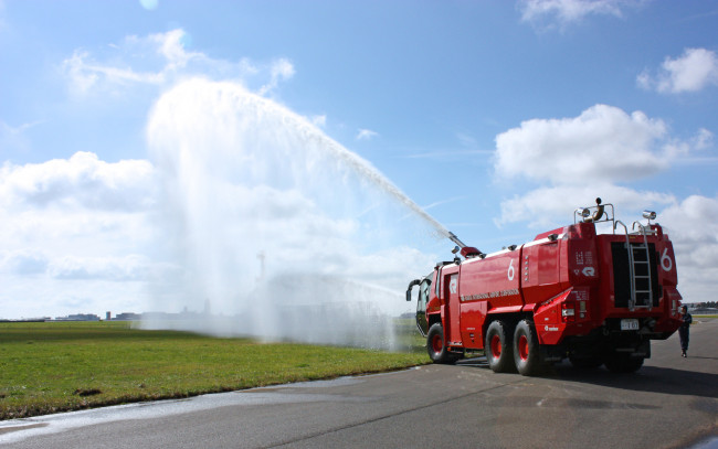 Обои картинки фото автомобили, пожарные, машины, автомобиль