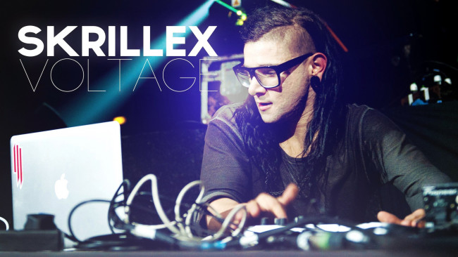 Обои картинки фото skrillex, voltage, музыка, dj, свет, очки, пульт