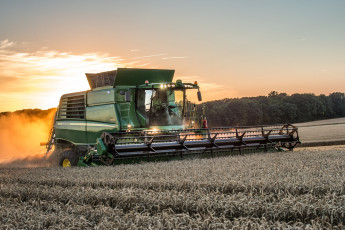 Картинка техника комбайны john deere