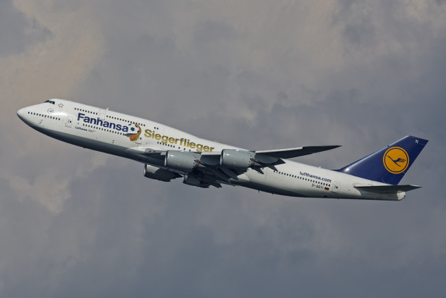 Обои картинки фото авиация, пассажирские самолёты, авиалайнер