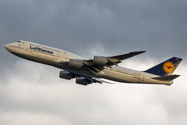 Обои картинки фото авиация, пассажирские самолёты, авиалайнер