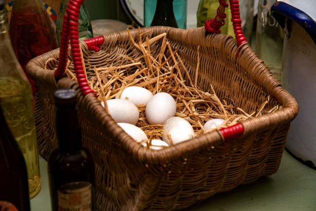 Обои картинки фото еда, Яйца, свежие, яйца, корзинка