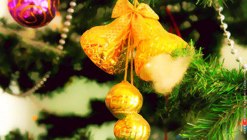 Картинка календари праздники +салюты елка игрушка ветка