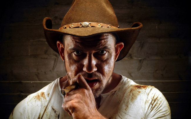 Обои картинки фото мужчины, - unsort, сигара, шляпа