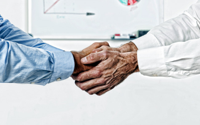 Обои картинки фото разное, руки,  ноги, рукопожатие