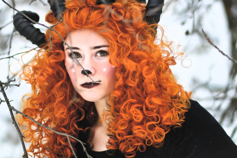 Картинка девушки ира+сокол образ косплей наряд костюм нос рога лес ветки зима снег