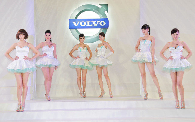 Обои картинки фото -Unsort Азиатки, девушки, unsort, азиатки, volvo, эмблема