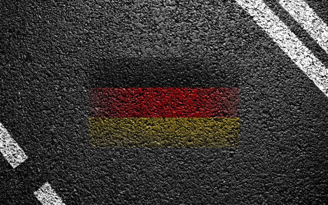 Обои картинки фото разное, флаги, гербы, флаг, асфальт, разметка