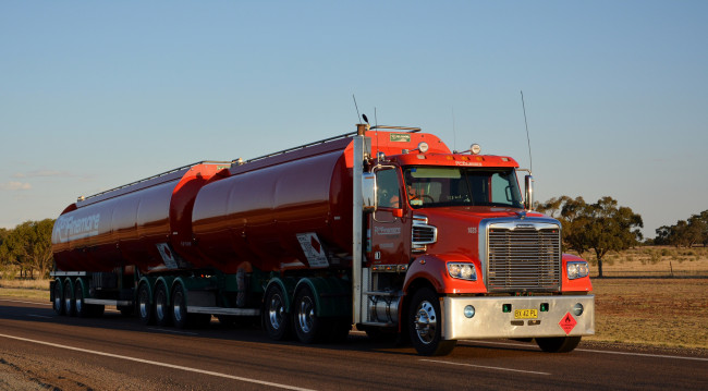 Обои картинки фото автомобили, freightliner, австралия