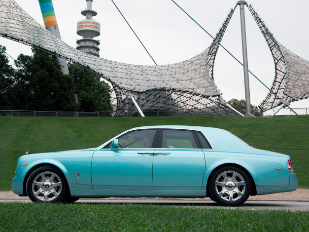 Обои картинки фото rolls-royce 102ex electric concept 2011, автомобили, rolls-royce, 102ex, 2011, concept, electric