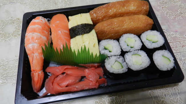 Обои картинки фото еда, рыба,  морепродукты,  суши,  роллы, снедь