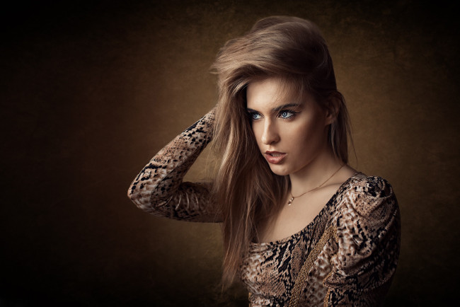 Обои картинки фото девушка, девушки, -unsort , брюнетки, темноволосые, модель