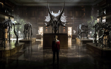 Картинка кино+фильмы jurassic+world +fallen+kingdom музей