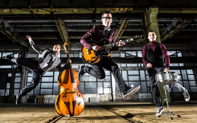 Обои картинки фото музыка, -другое, виолончель, группа, гитара