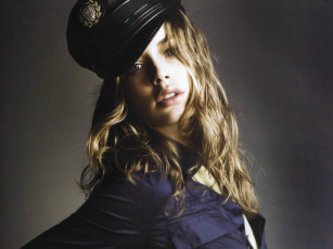 Картинка девушки doutzen+kroes блондинка фуражка