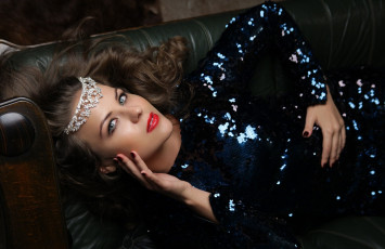 Картинка девушка+-+girl девушки -+брюнетки +шатенки девушка женщина шатенка темноволосая сексуальная модель звезда позирует разная обувь верхняя стильная одежда нижнее эротическое бельё трусы лифчик колготки чулки аксессуары макияж и множество элементов на фотографии оксана дорохина