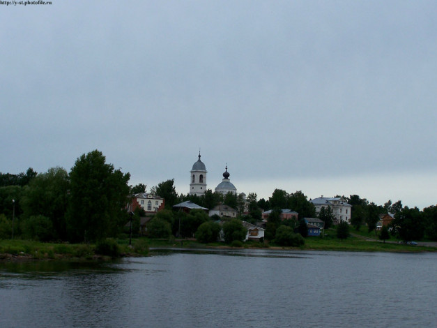 Обои картинки фото мышкин, волга, вид, на, город, города, православные, церкви, монастыри