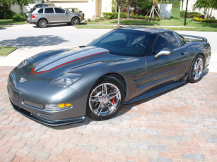 Картинка автомобили выставки уличные фото