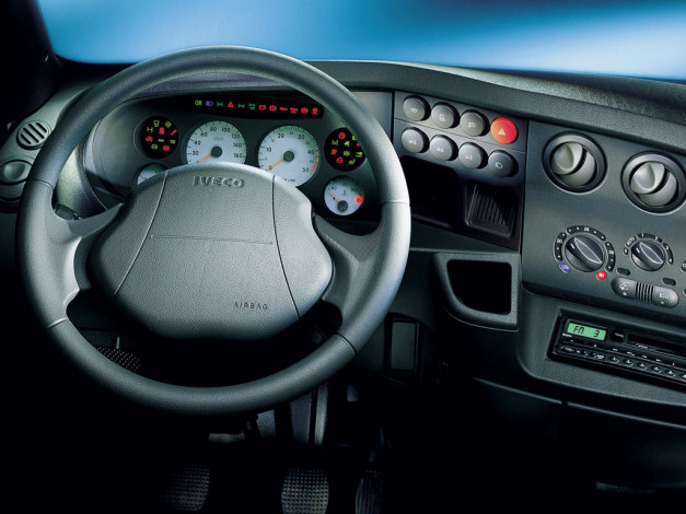 Обои картинки фото iveco, daily, автомобили, спидометры, торпедо