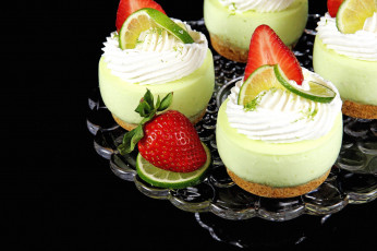 Картинка еда пирожные кексы печенье клубника крем лайм