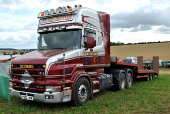 Картинка scania автомобили scania+ выставка улица грузовые двигатели судовые дизельные ab швеция автобусы