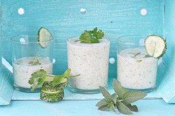 Картинка еда напитки +коктейль огурцы зелень коктейль