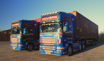 Картинка scania автомобили scania+ выставка улица ab грузовые швеция дизельные судовые двигатели автобусы