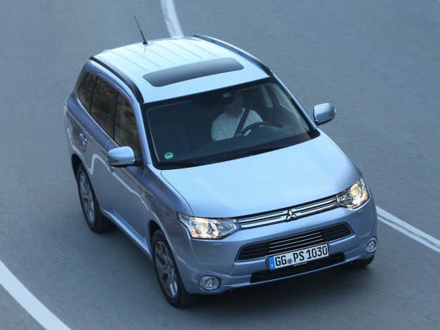 Обои картинки фото автомобили, mitsubishi, outlander, 2012г, phev