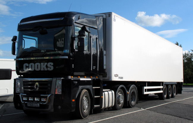 Обои картинки фото renault, автомобили, renault trucks, корпорация, автомобильная, s, a, франция