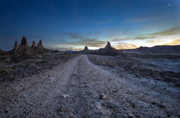 Картинка природа дороги mojave desert trona pinnacles пейзаж