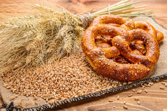 Обои картинки фото еда, хлеб,  выпечка, колосья, зерна