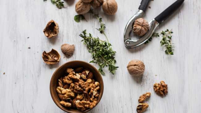 Обои картинки фото еда, орехи,  каштаны,  какао-бобы, грецкие