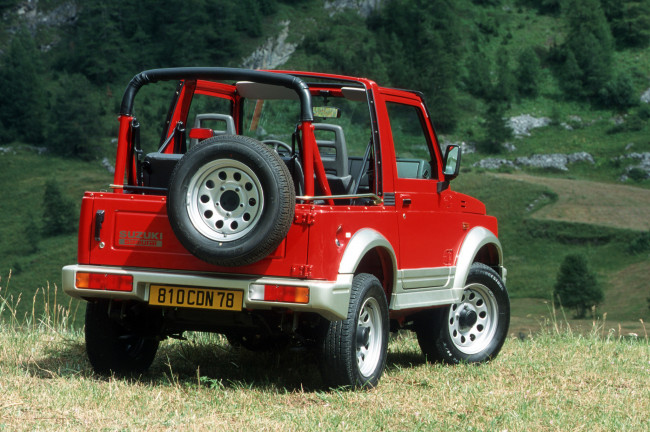 Обои картинки фото suzuki samurai 1995, автомобили, suzuki, 1995, samurai