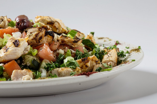 Обои картинки фото еда, салаты,  закуски, зелень, салат, маслины