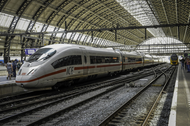 Обои картинки фото техника, электровозы, локомотив, состав