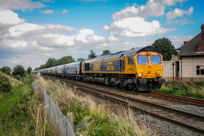 Обои картинки фото техника, поезда, локомотив, состав