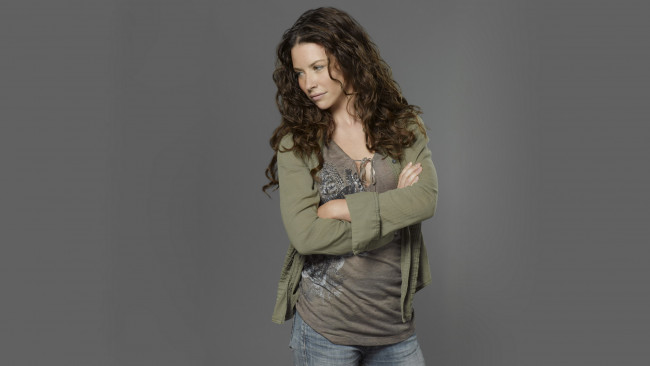 Обои картинки фото девушки, evangeline lilly, локоны