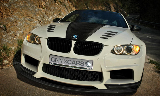 Обои картинки фото автомобили, bmw, скала, дорога, белый, onyx, бмв