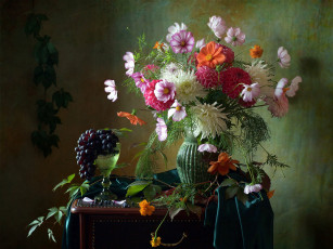 Картинка еда натюрморт букет виноград георгины космея