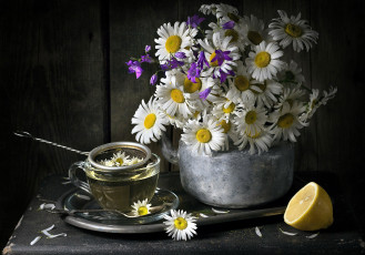 Картинка еда напитки +чай лимон ромашковый чай букет ромашки колокольчики