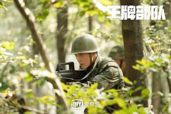 обоя кино фильмы, ace troops, гу, вэй, автомат, лес, засада