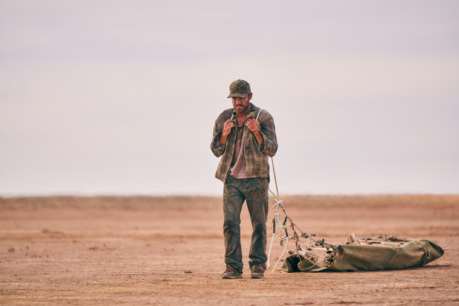 Обои картинки фото gold ,  2021 , кино фильмы, gold, жажда, золота, триллер, зак, эфрон, zac, efron