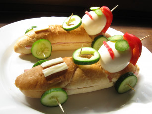 Картинка автор varvarra еда бутерброды гамбургеры канапе рогалики яйца перец огурцы зубочистки