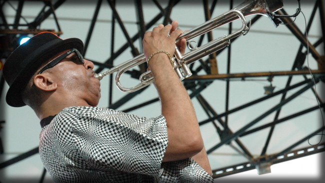 Обои картинки фото tom, browne, музыка, автор, песен, певец, пианино, труба, сша