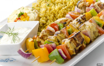 Картинка еда шашлык +барбекю мясо овощи гарнир